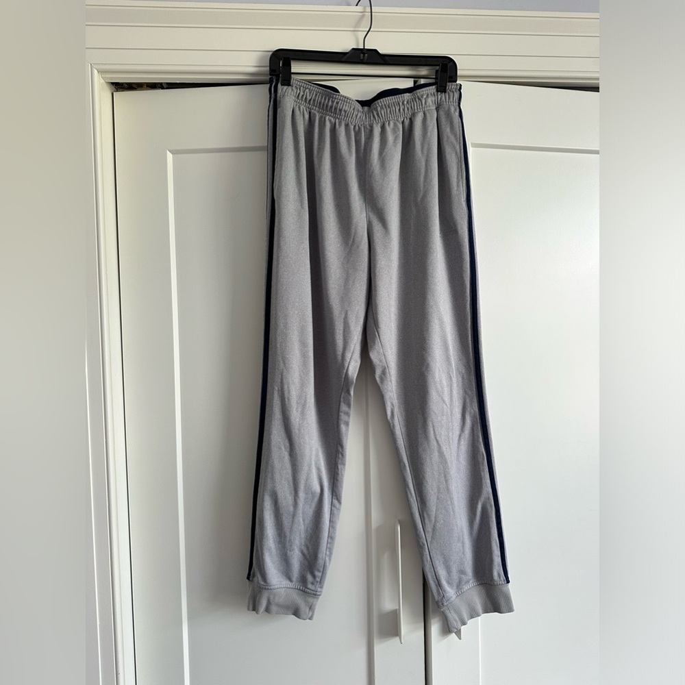 Men’s Adidas pants with drawstring size XL